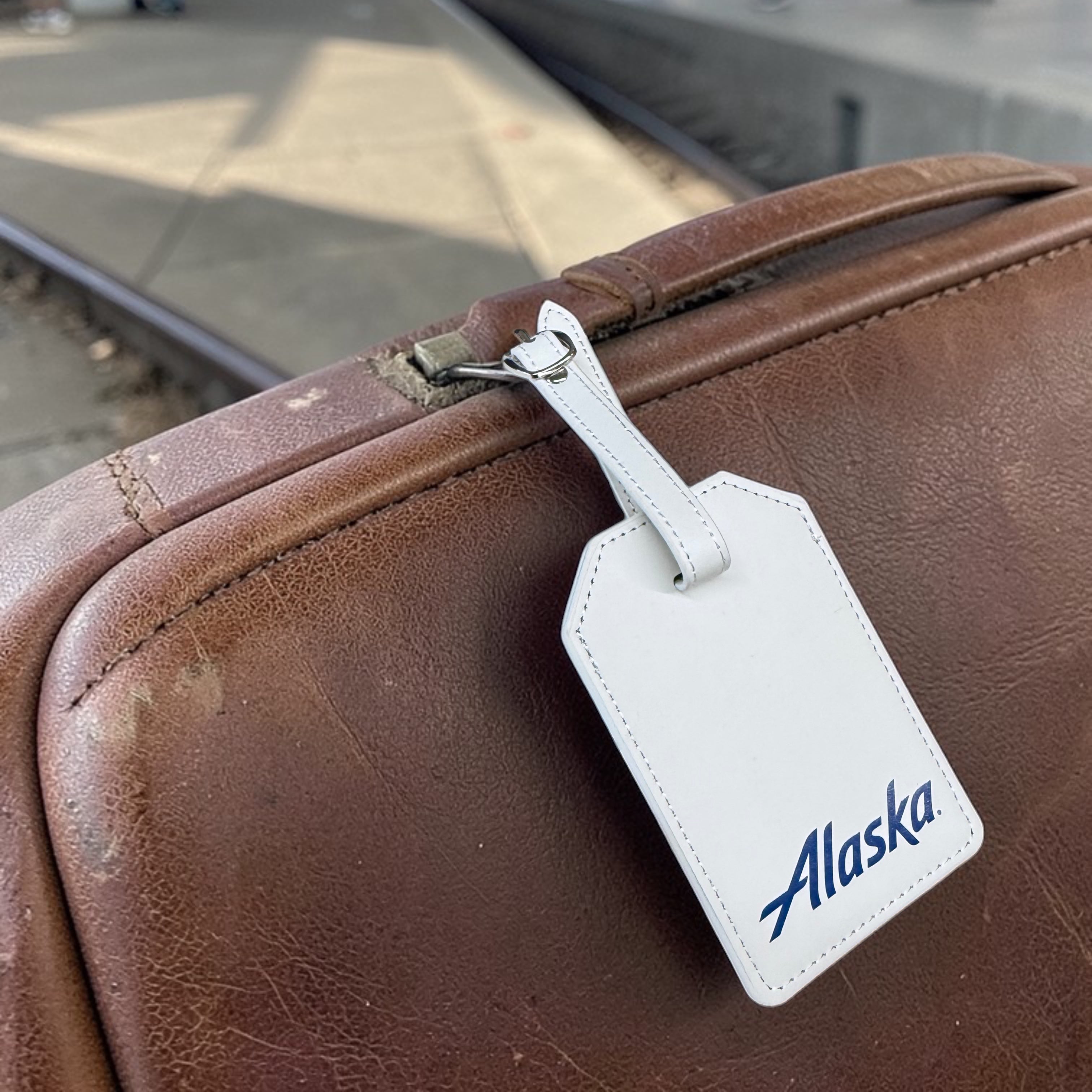 Premium Leatherette Luggage Tag with Gift Box – Engraved or Color Printed Logo