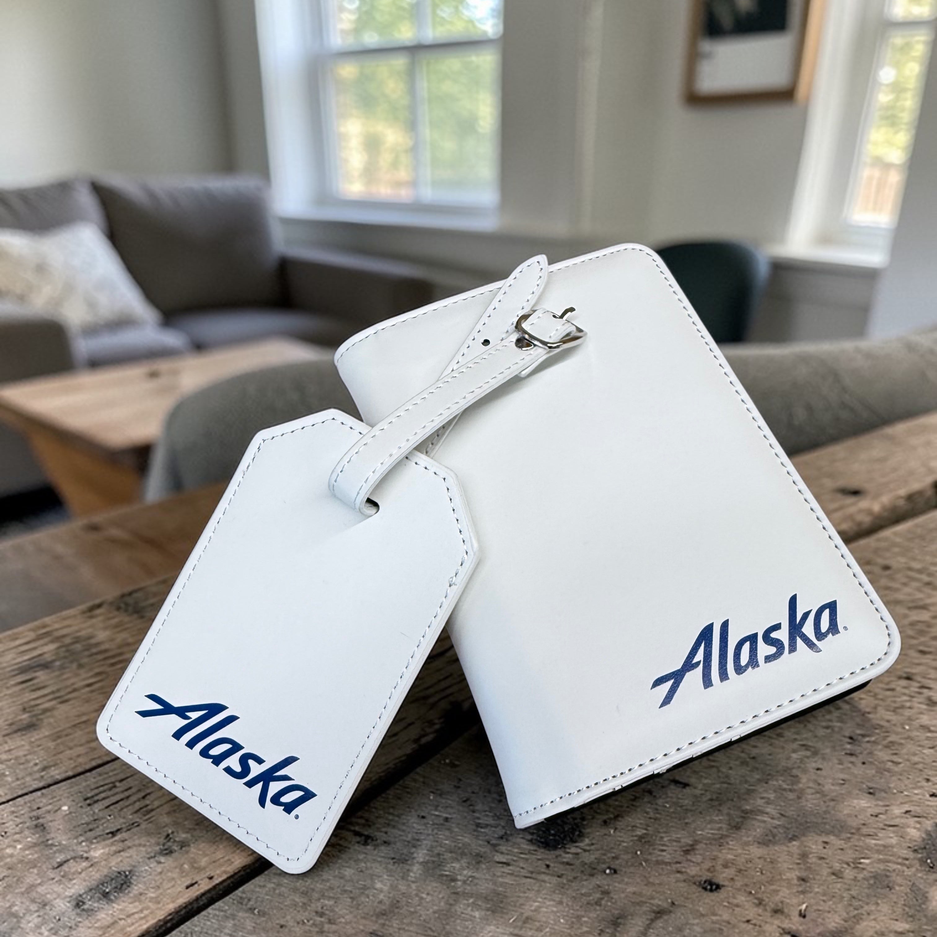 Premium Leatherette Luggage Tag with Gift Box – Engraved or Color Printed Logo