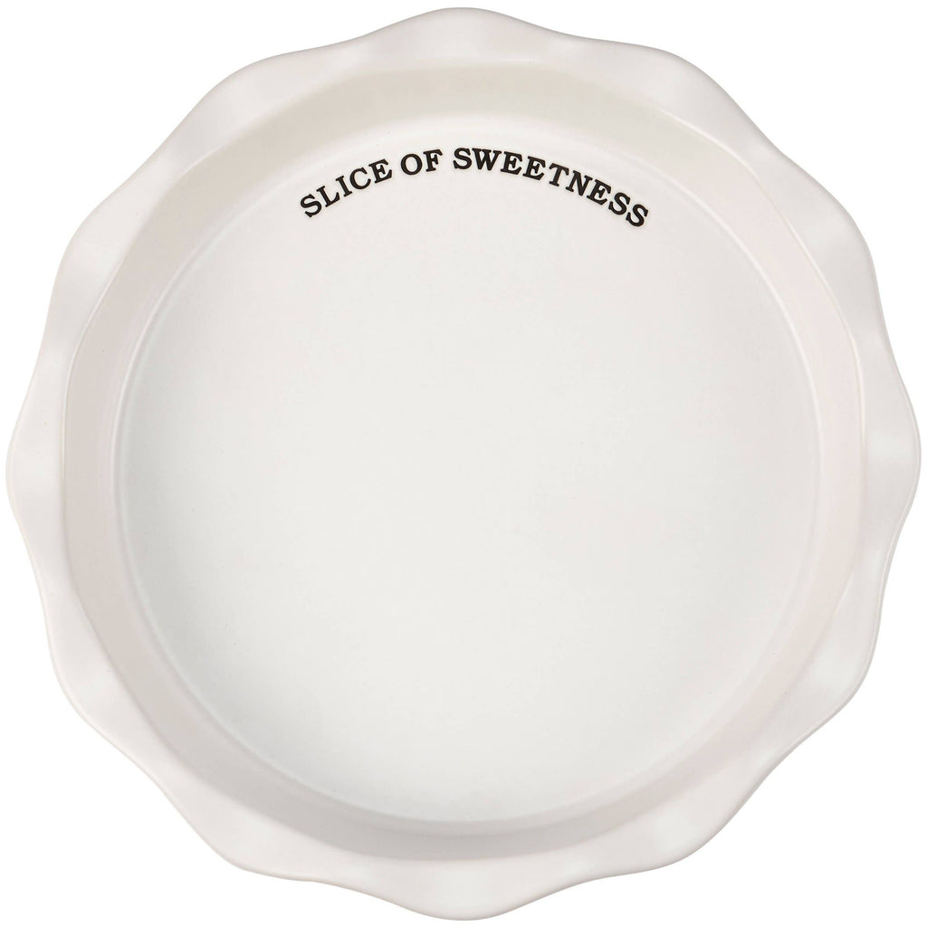 Farmhouse-inspired pie dish with classic scalloped edge.